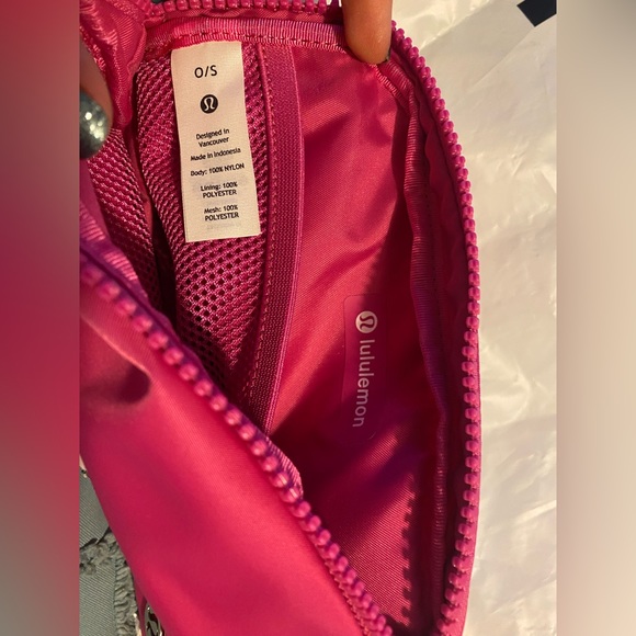 NWT Lululemon limited edition sonic pink belt bag - Picture 8 of 9